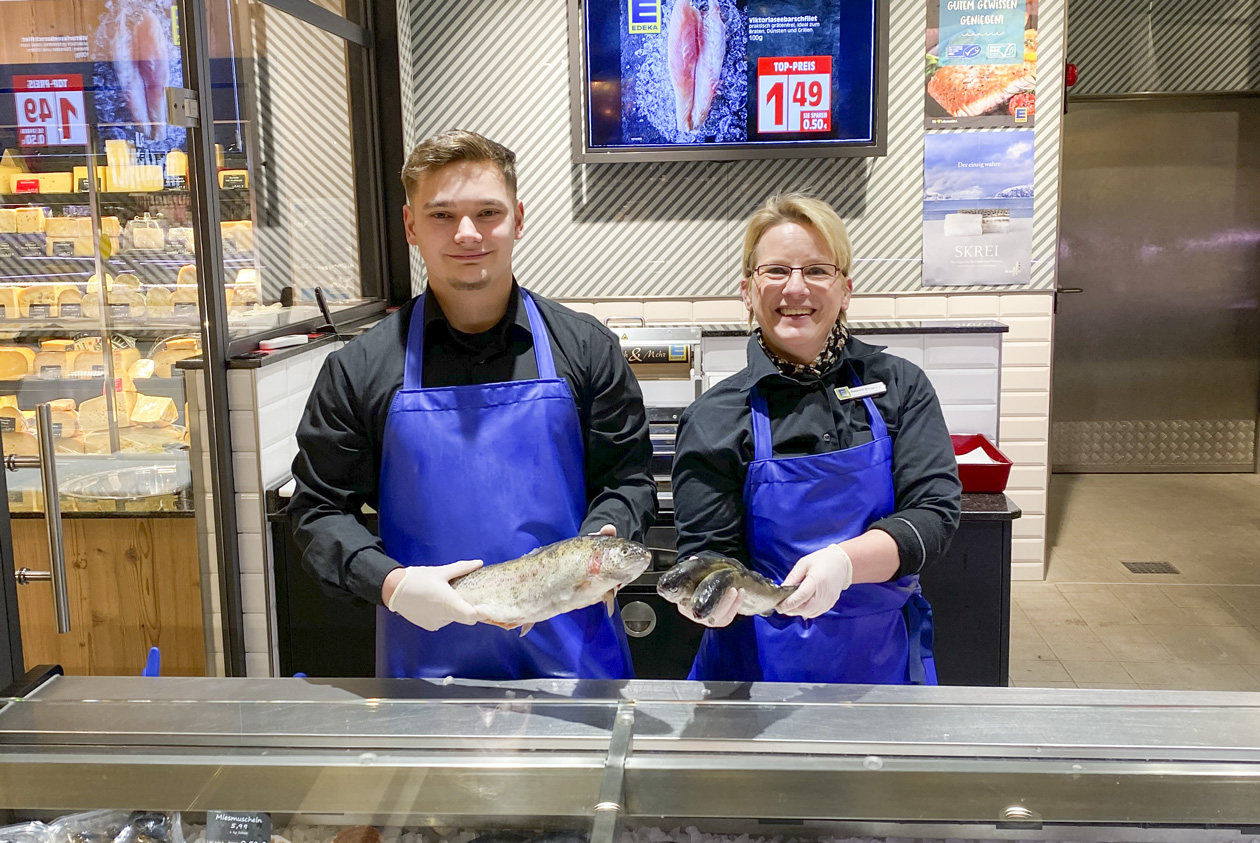Zwei Fischverkäufer